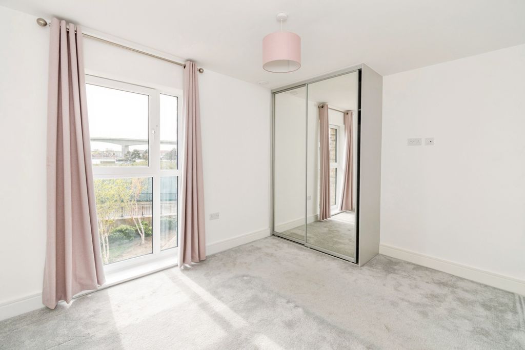 Property photo 3 of 10 Pbox-Img.Jpg