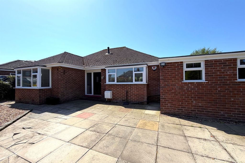 Property photo 1 of 15 (Main)