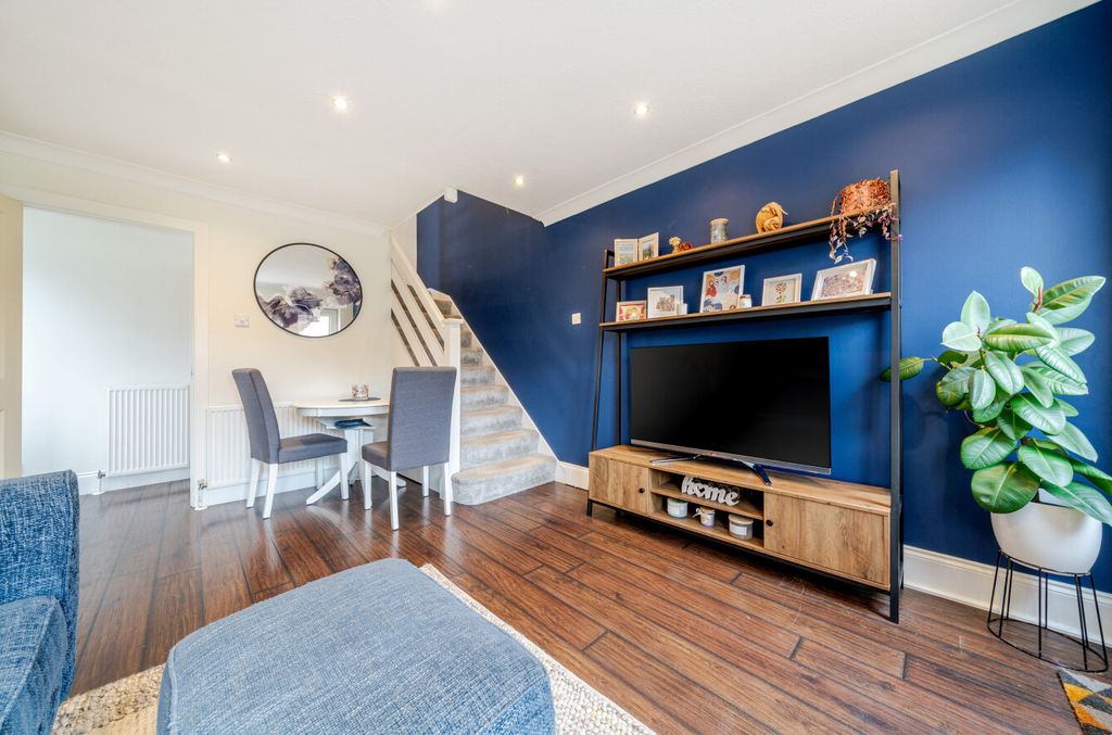 Property photo 3 of 26 1297824-13-6836E6...
