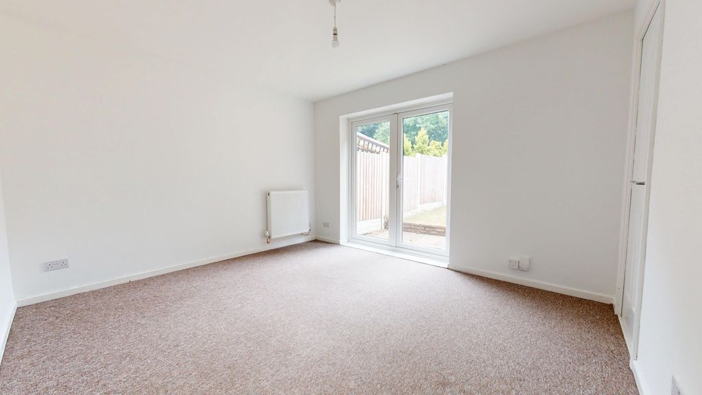 Property photo 3 of 13 4451547