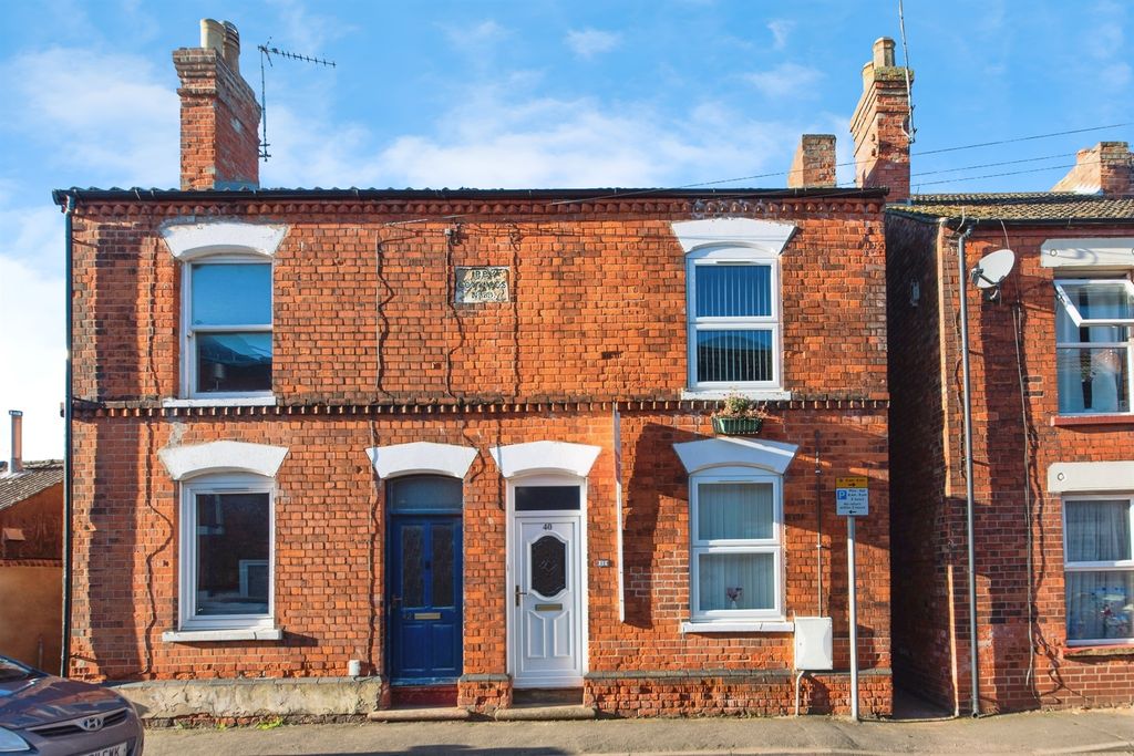 Property photo 2 of 17