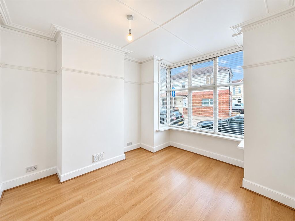Property photo 2 of 11 Fc20Bf65-63DC-4Dbf-B385-3770E7Fa2F71.Png