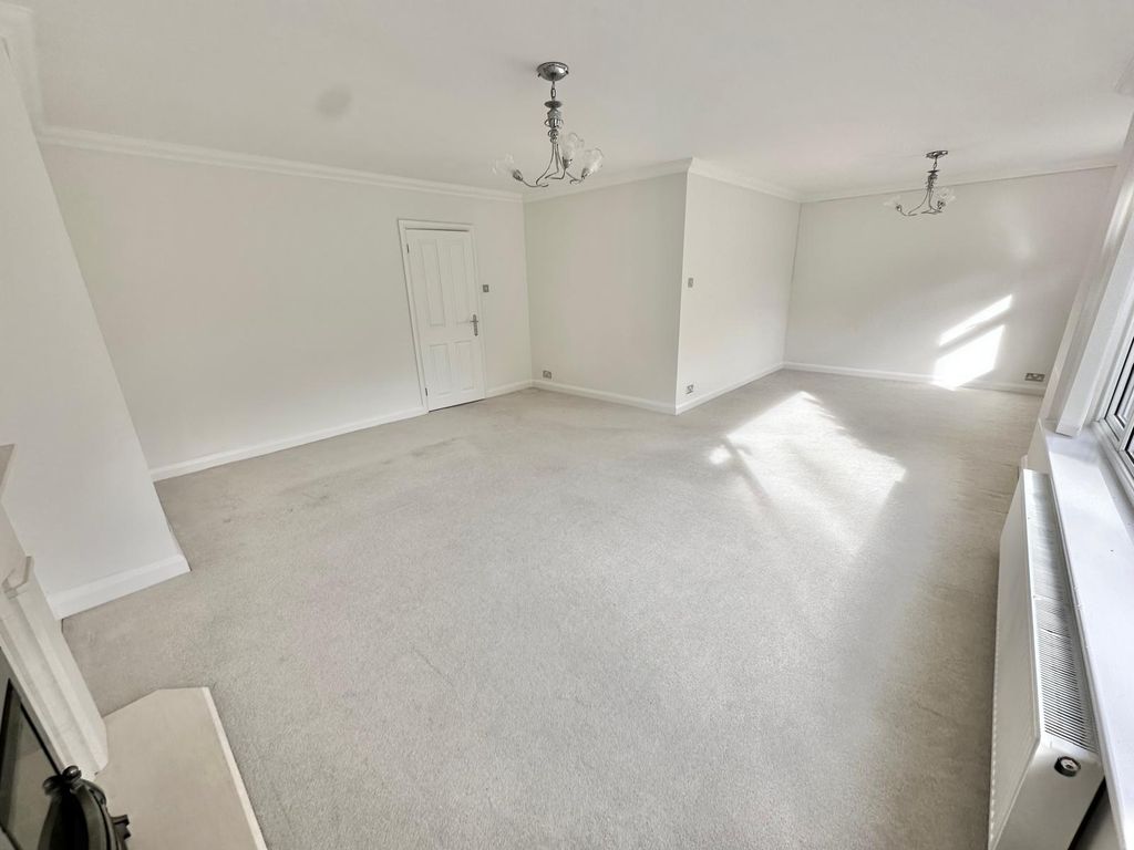 Property photo 2 of 11 Img-20251015-Wa0001