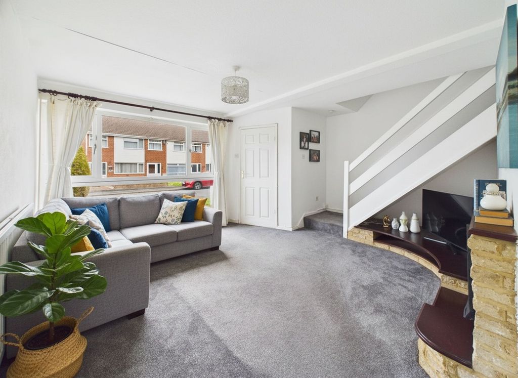 Property photo 2 of 16 Lounge (Virtually Furnished)