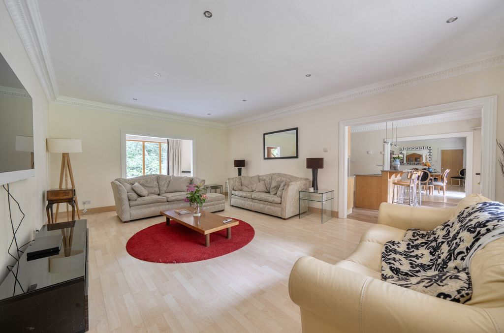 Property photo 3 of 33 1476966-23-6A2982...