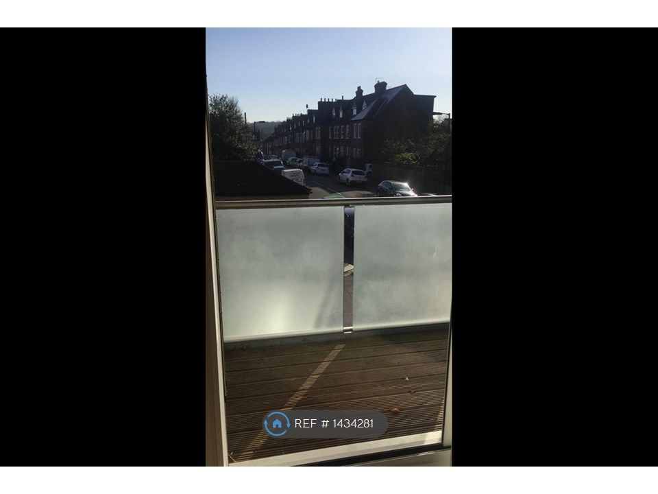 Property photo 3 of 10 Balcony