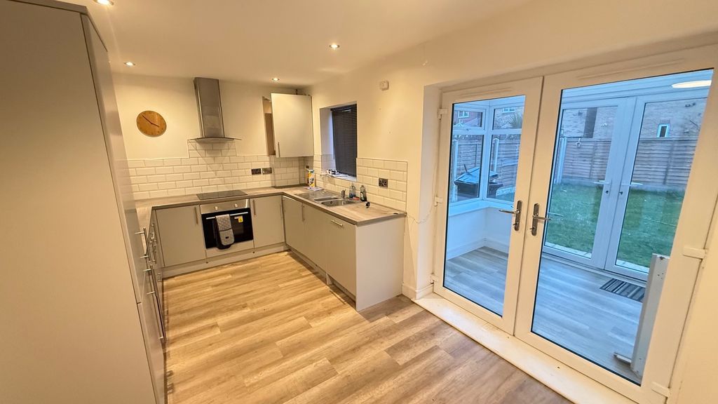 Property photo 2 of 12 Image