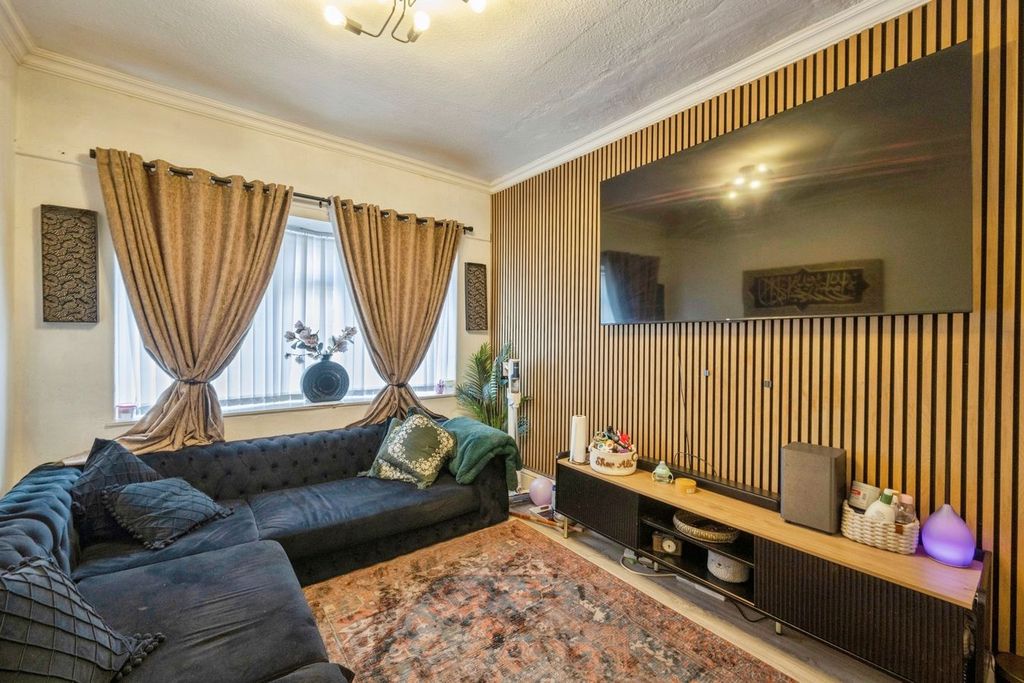 Property photo 2 of 16