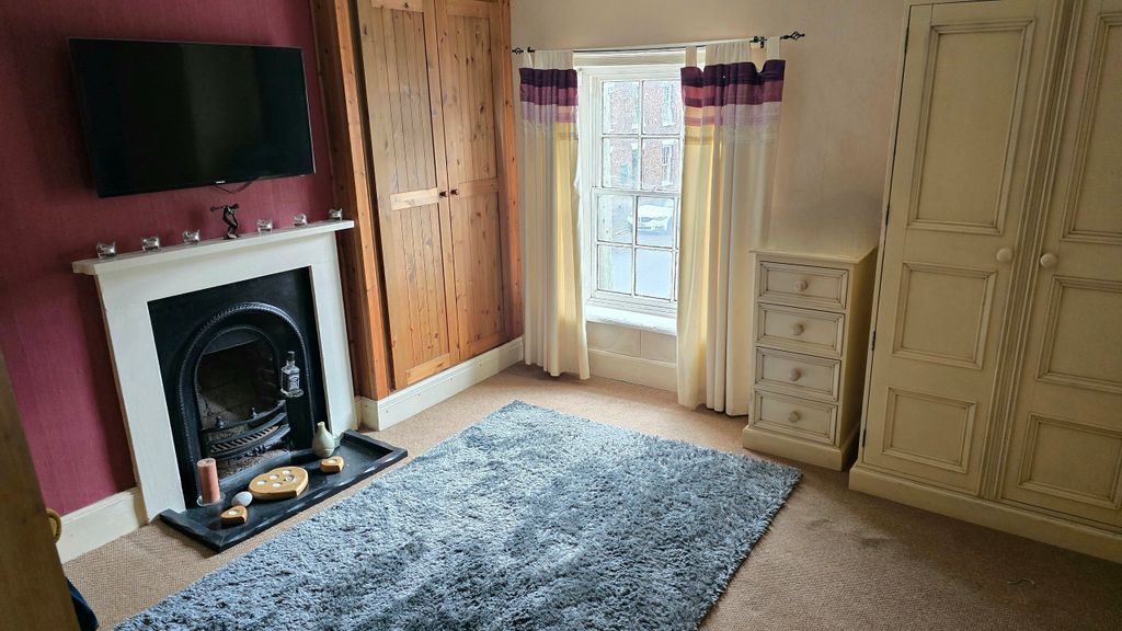 Property photo 2 of 3 Bedroom