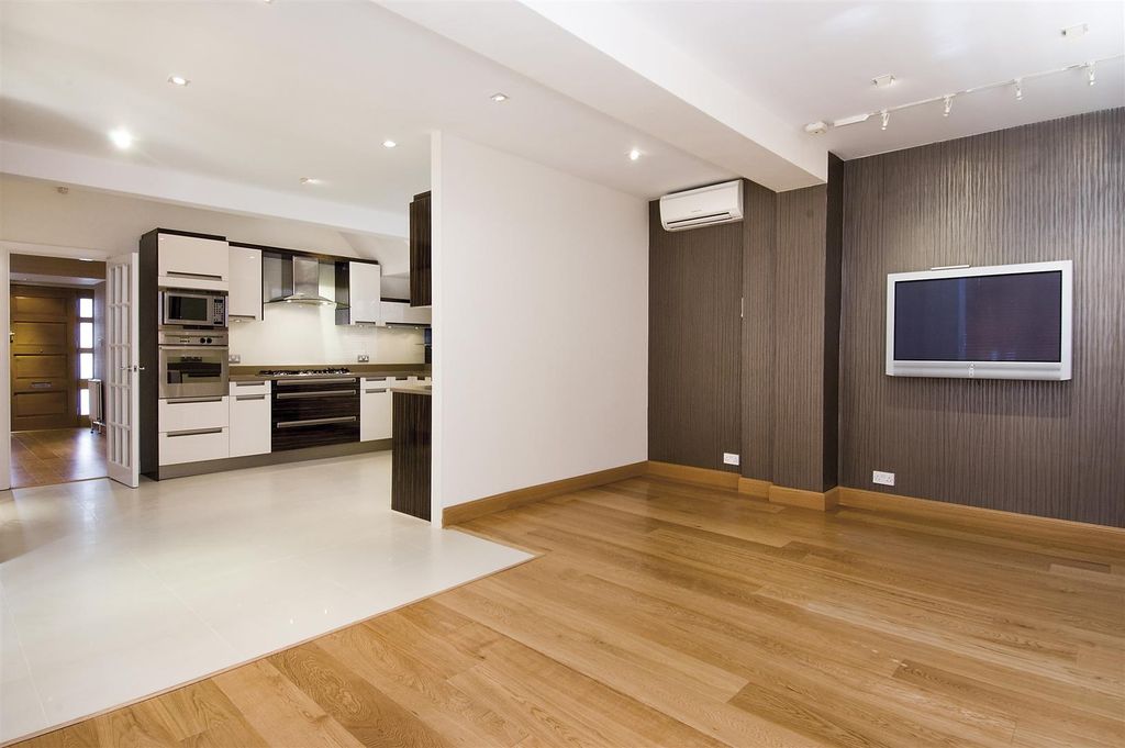 Property photo 3 of 5