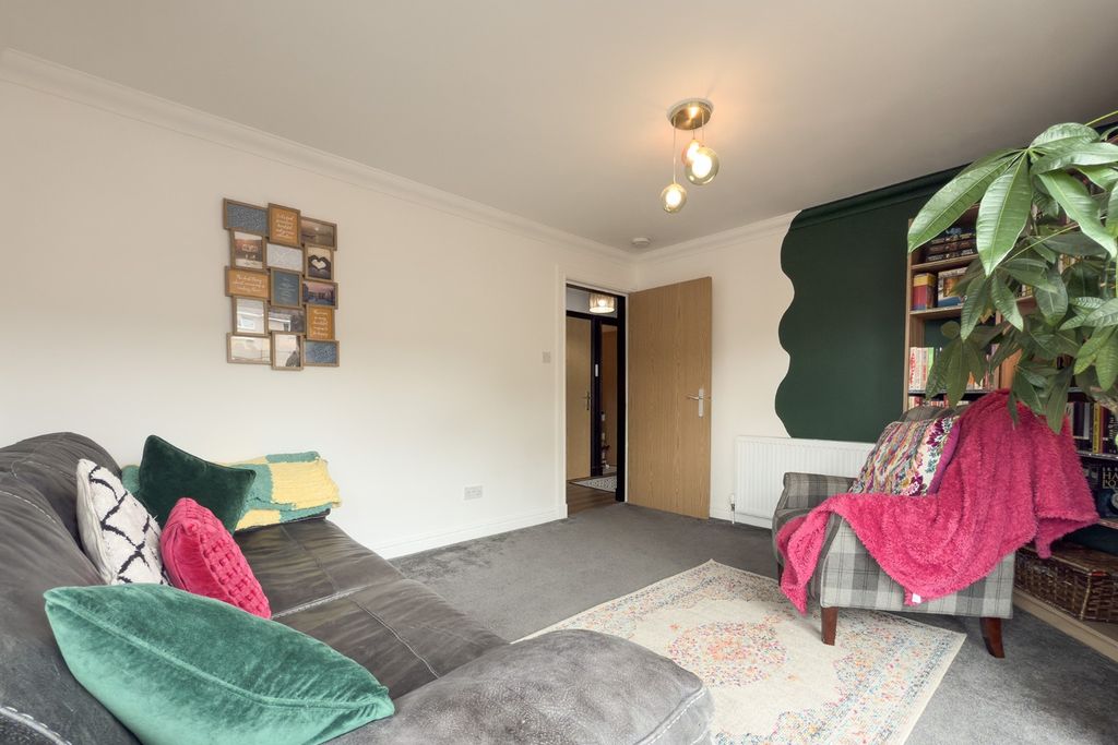 Property photo 2 of 15 4427285