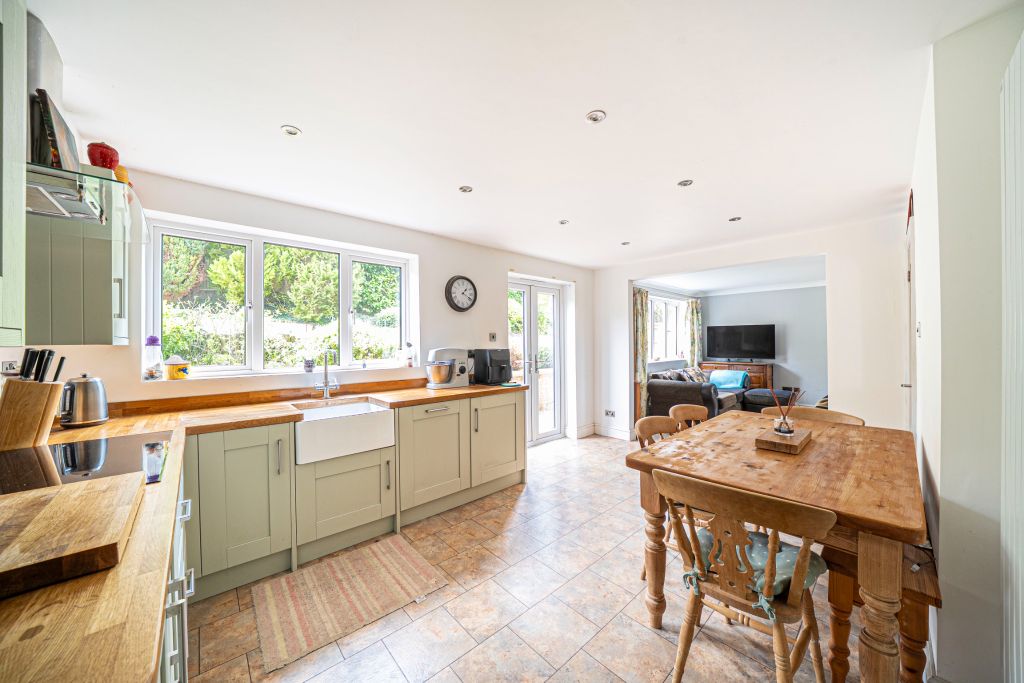 Property photo 3 of 27