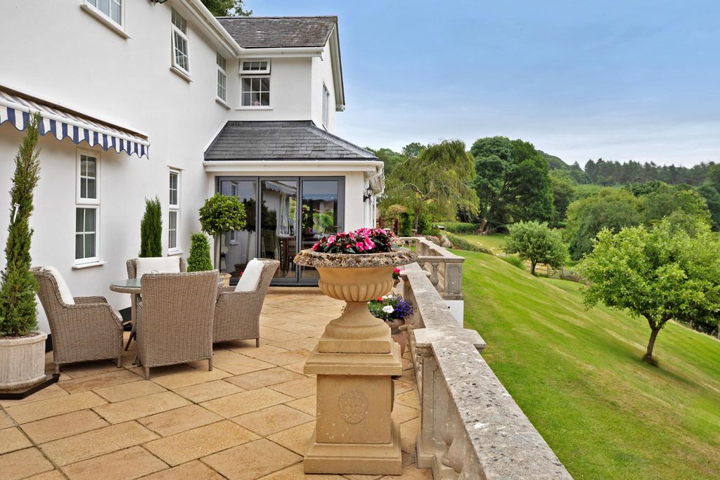 Property photo 3 of 30 Image