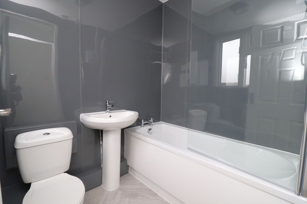 Property photo 3 of 5 Bathroom