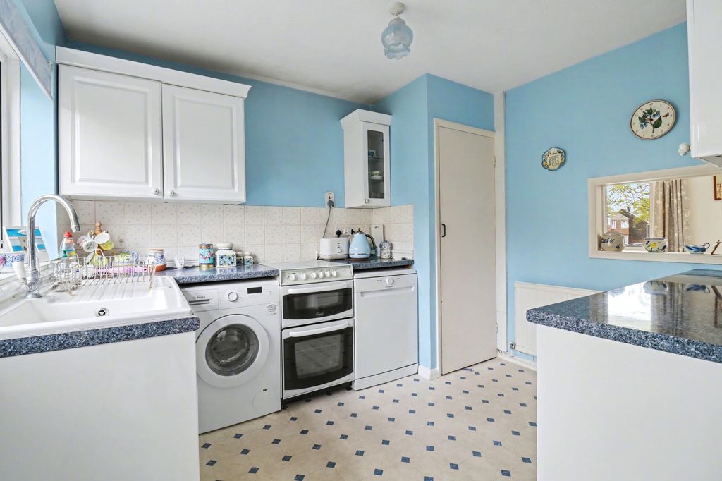 Property photo 3 of 16