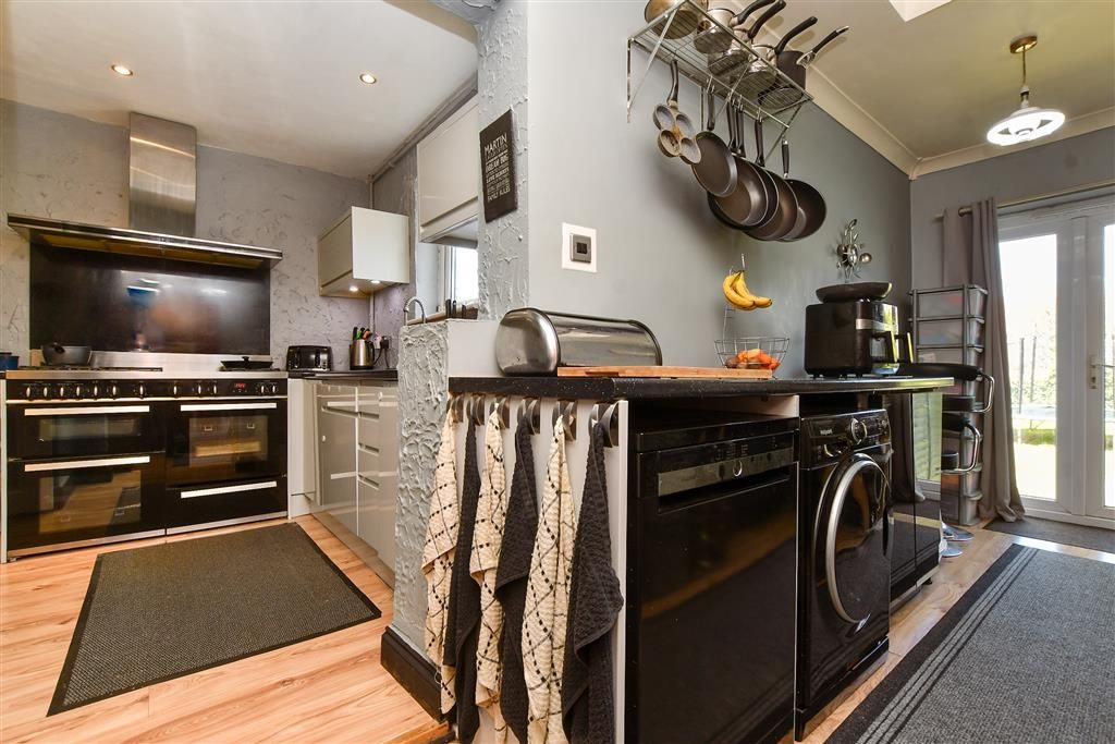 Property photo 1 of 15 Kitchen