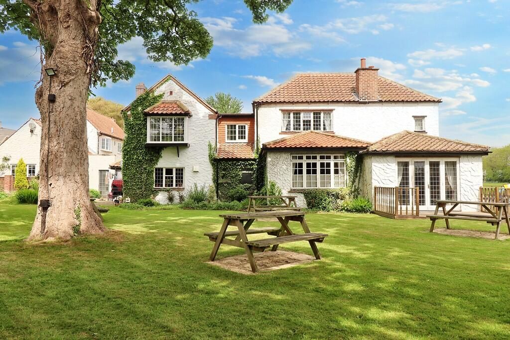 Property photo 1 of 45