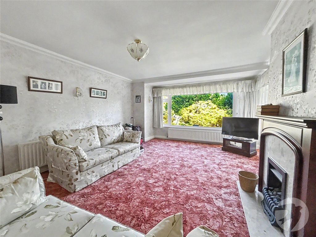 Property photo 3 of 30 Picture No. 02