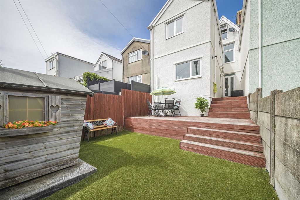 Property photo 2 of 23 Rear Garden