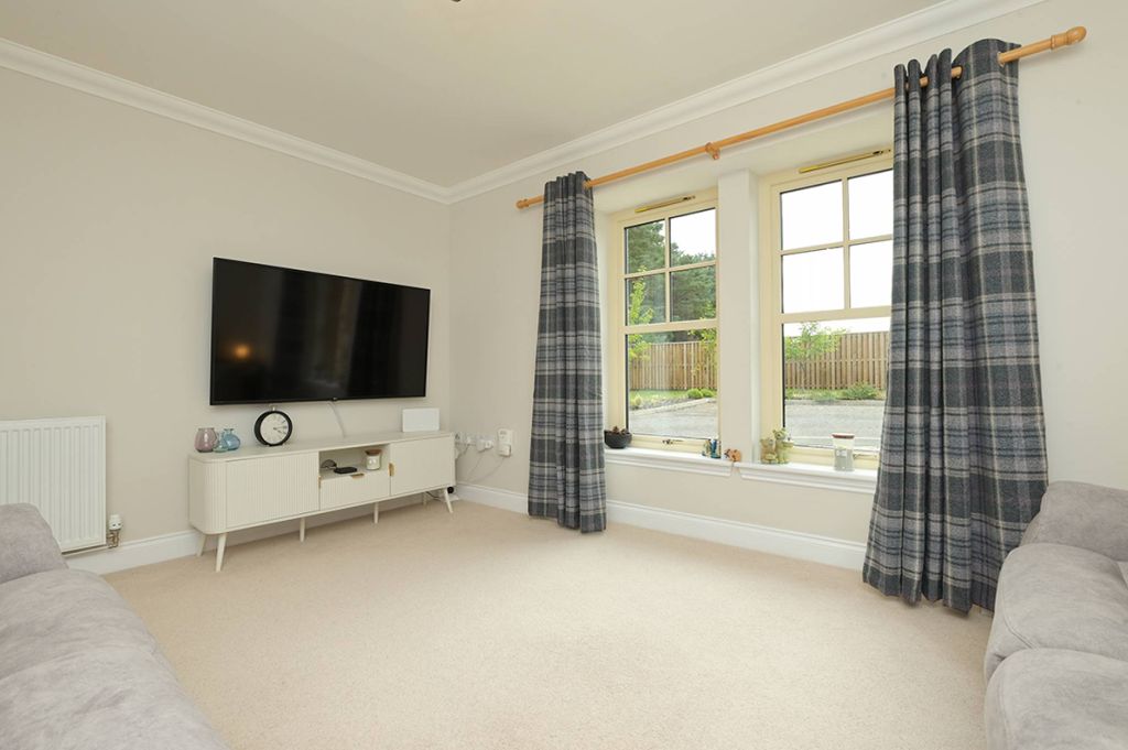 Property photo 2 of 28