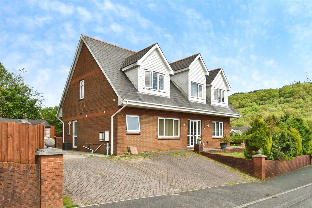 Property photo 1 of 22 Picture No. 02