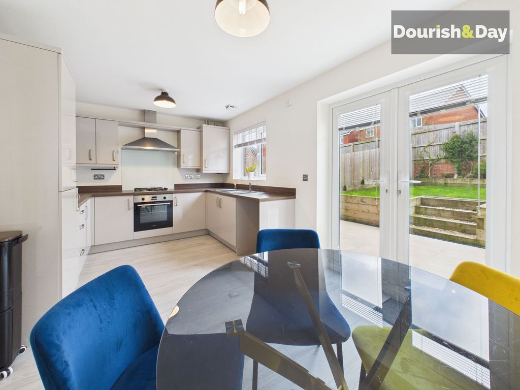 Property photo 2 of 21