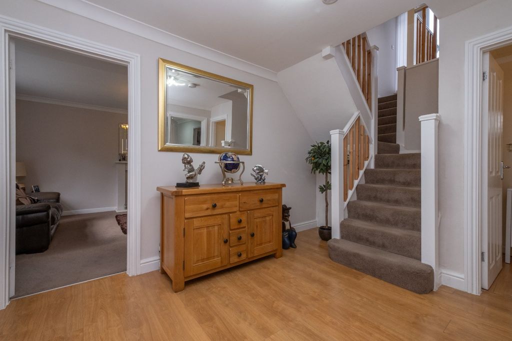 Property photo 3 of 32 Picture 3