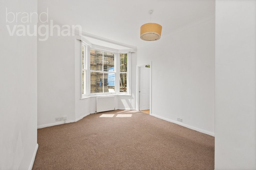 Property photo 3 of 15 Picture No. 24