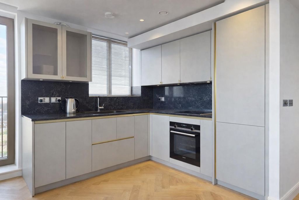 Property photo 2 of 14 7701d924-9Cdb-4194-8c41-395A1191542B.Png