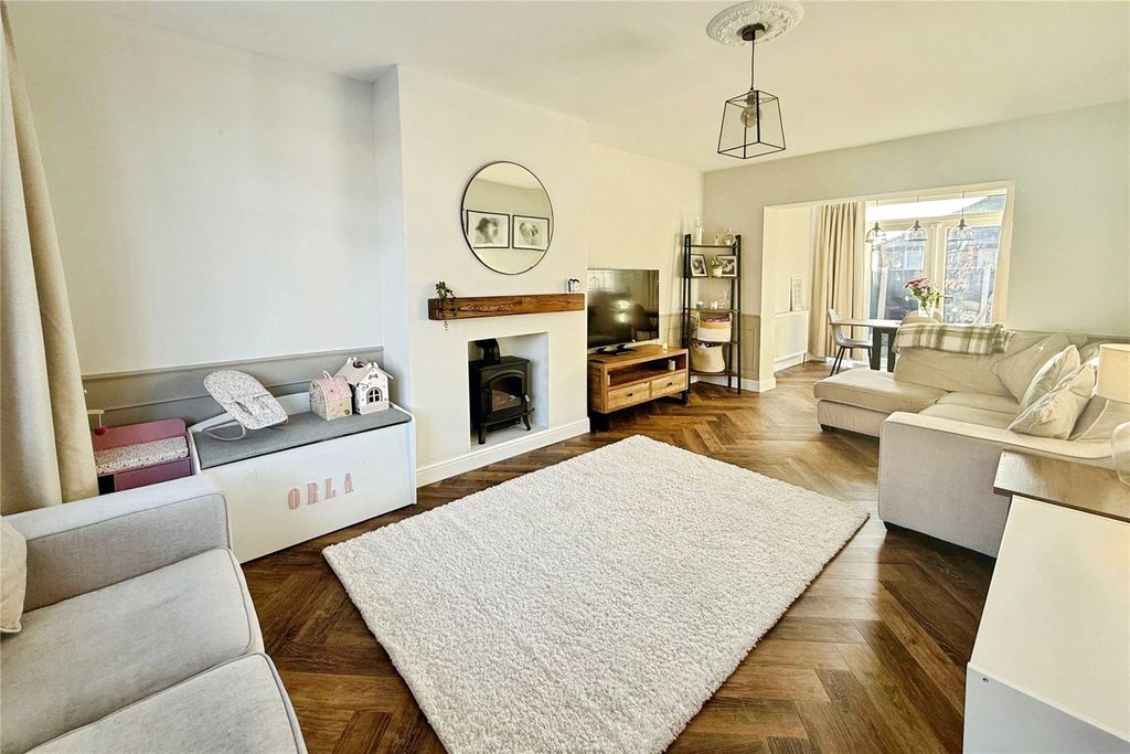 Property photo 2 of 15 Picture No. 13