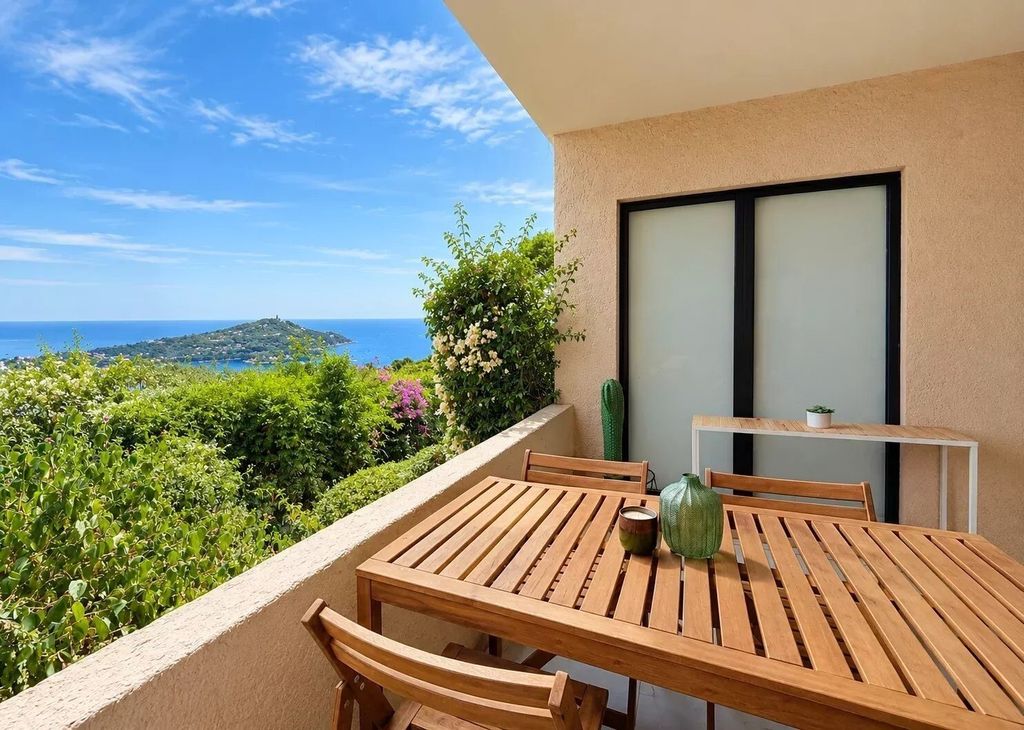 Property photo 1 of 8 Renovated Studio Facing The Mediterranean