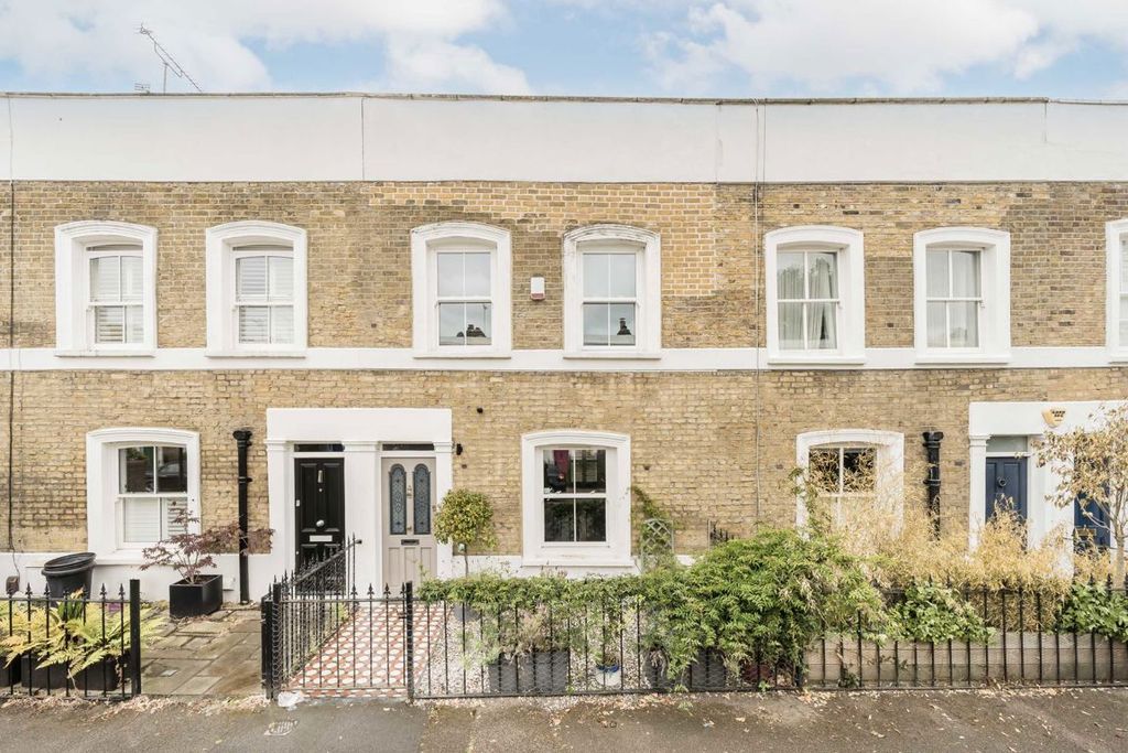 Property photo 1 of 11