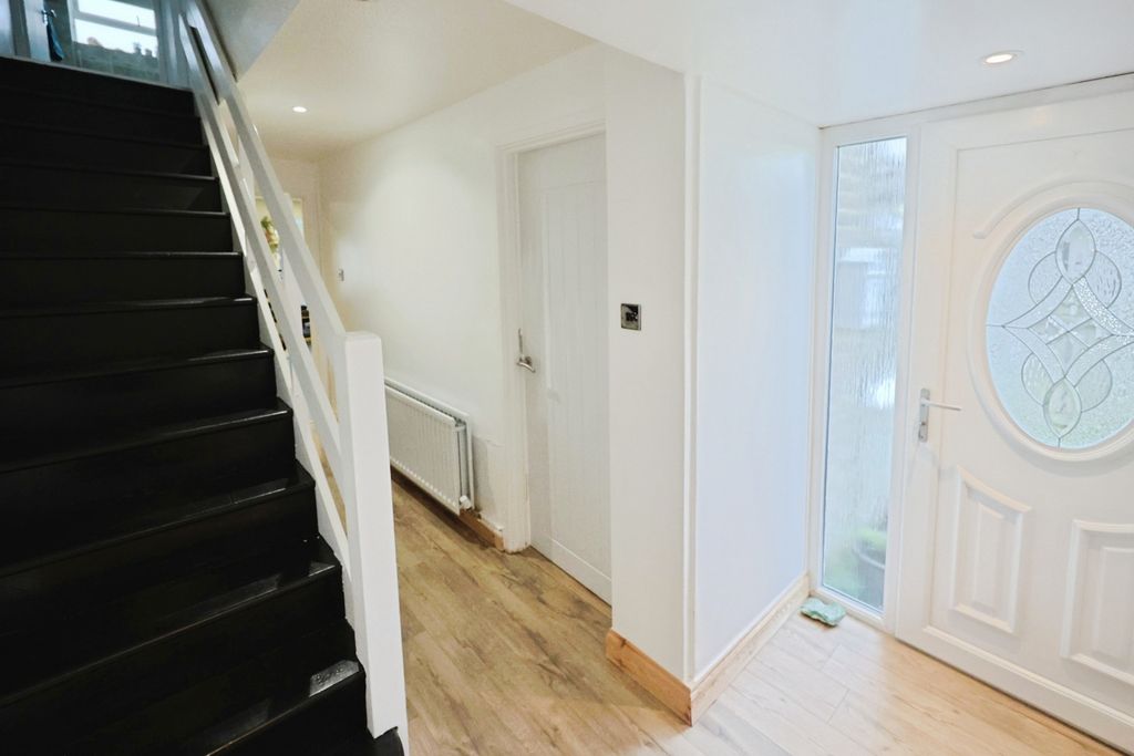 Property photo 2 of 11 Pbox-Img.Jpg