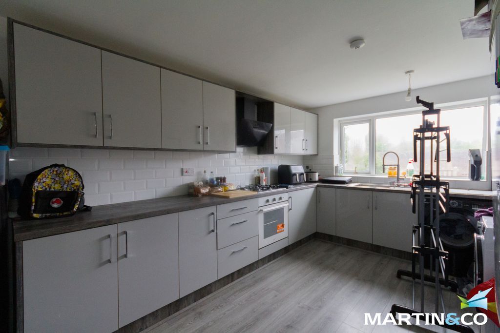 Property photo 2 of 10 1