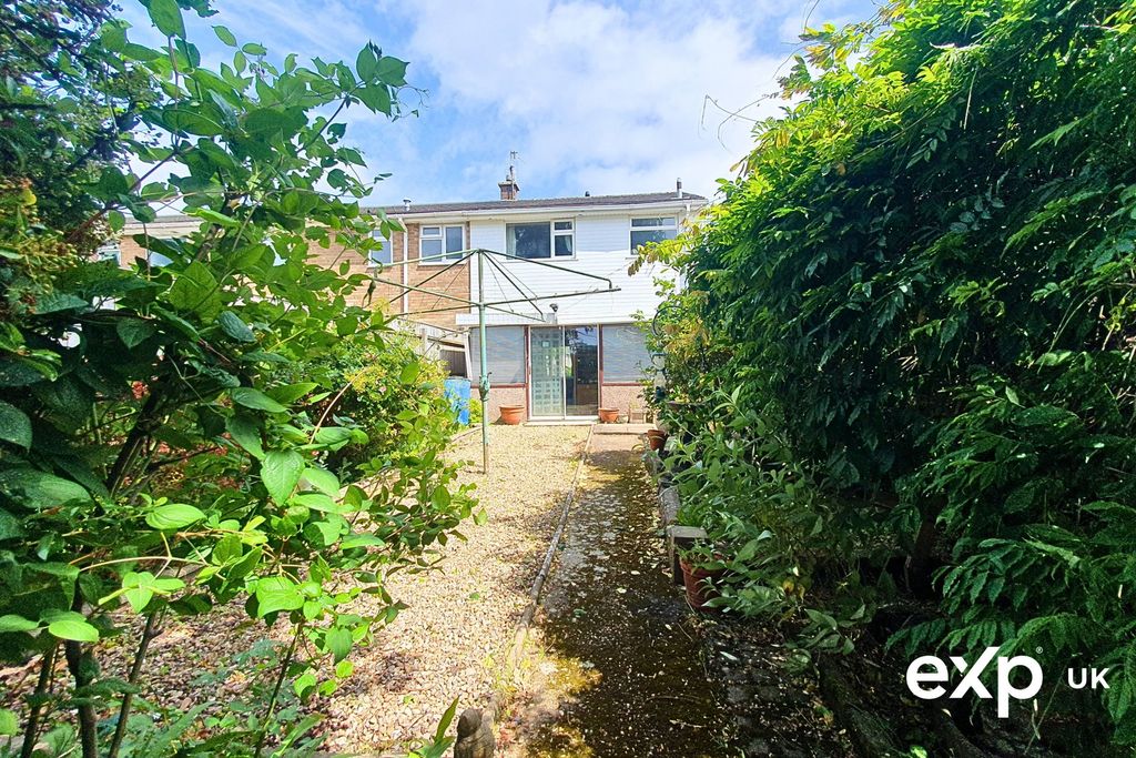 Property photo 3 of 20