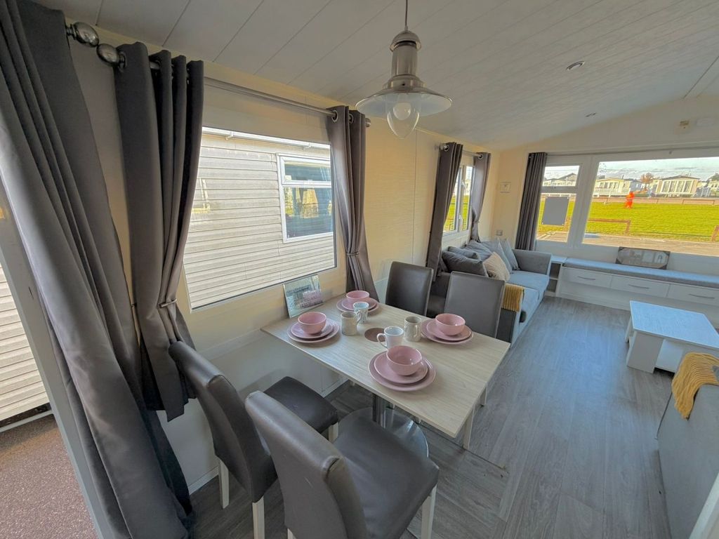 Property photo 2 of 7 Willerby Ninfield 2012 Vs282542 132236298.Jpeg
