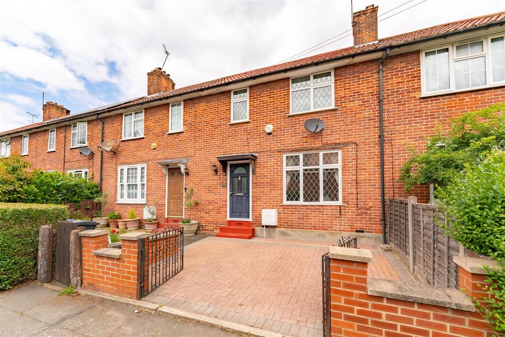 Property photo 1 of 11 49 Homefarm Road.Jpg