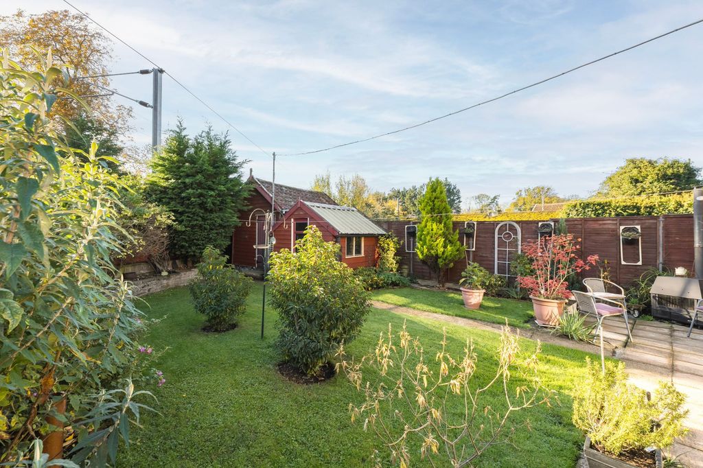 Property photo 2 of 20