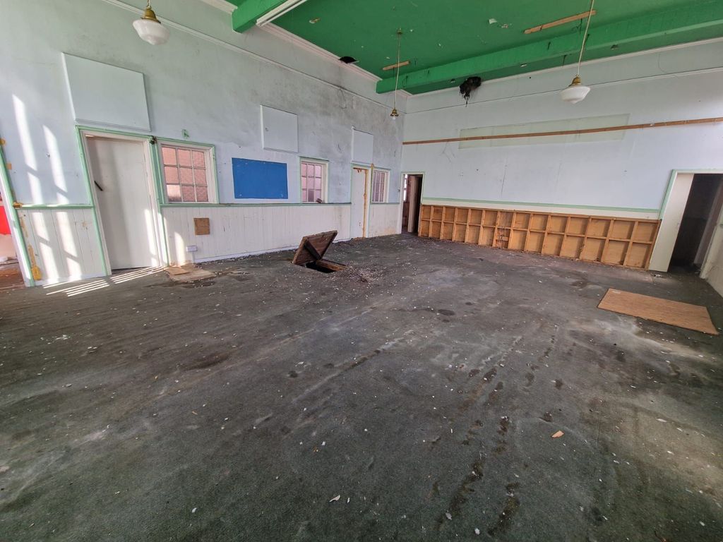 Property photo 2 of 14