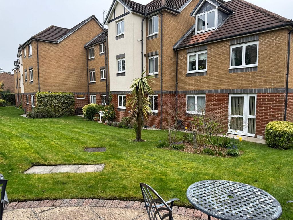 Property photo 1 of 12