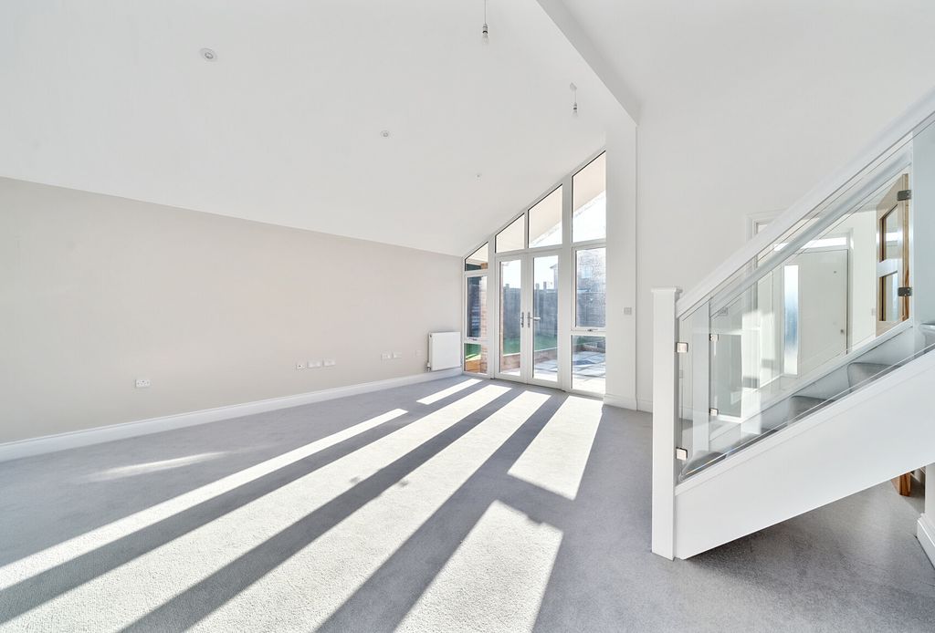 Property photo 2 of 10 1220064 (3).Jpg