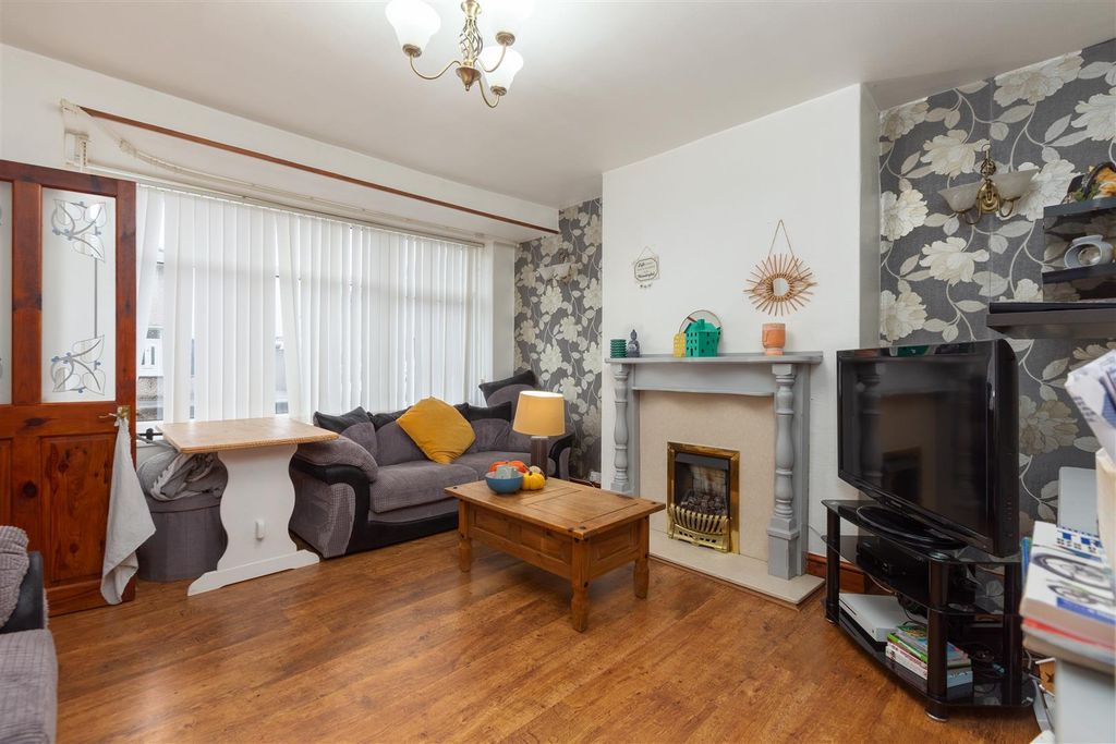 Property photo 2 of 14