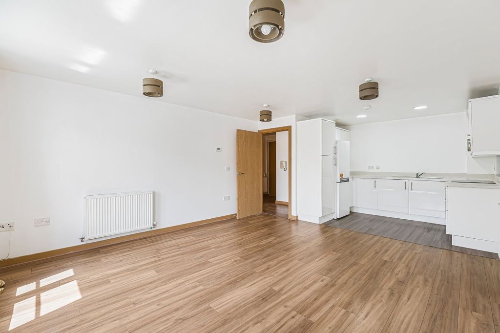 Property photo 2 of 17 Picture No. 16