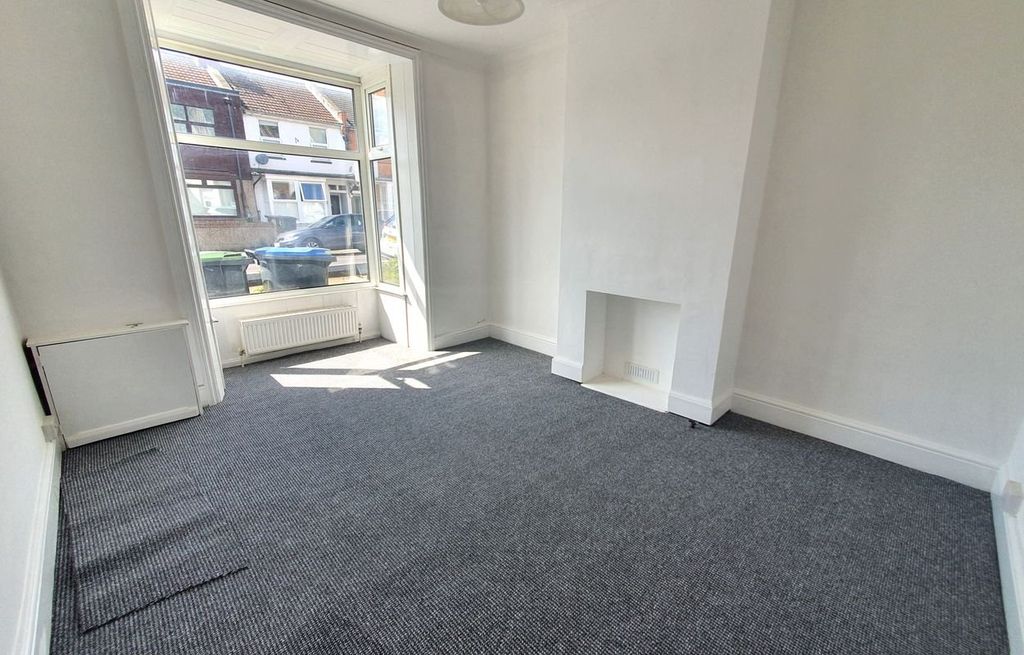 Property photo 3 of 9 Picture 3