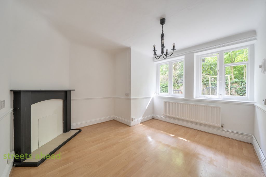 Property photo 2 of 18 E016Ffdc-F1B6-447...