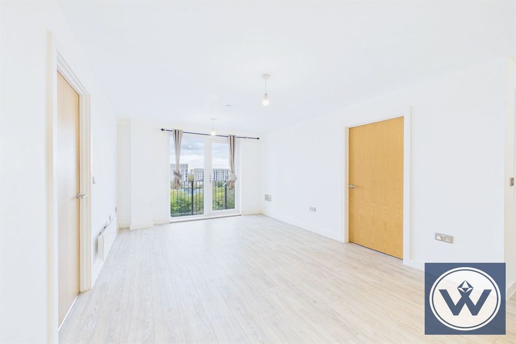 Property photo 1 of 16 (Main)