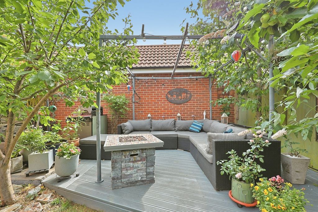 Property photo 3 of 18