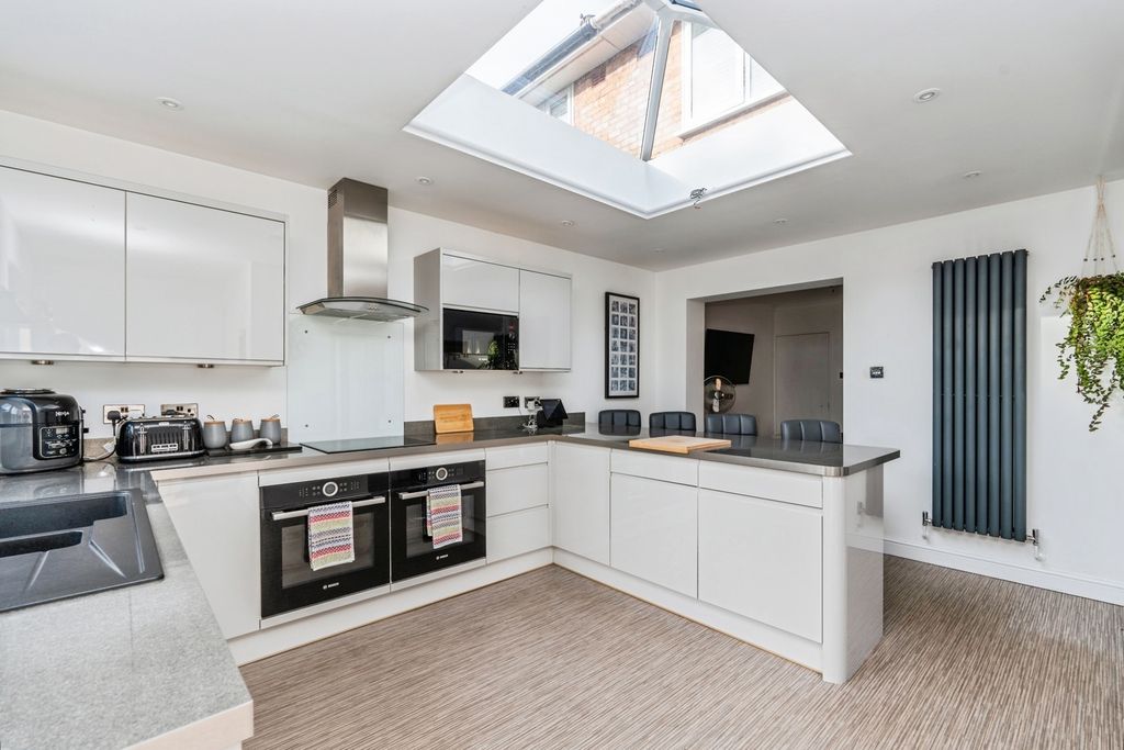 Property photo 2 of 18 Pbox-Img.Jpg