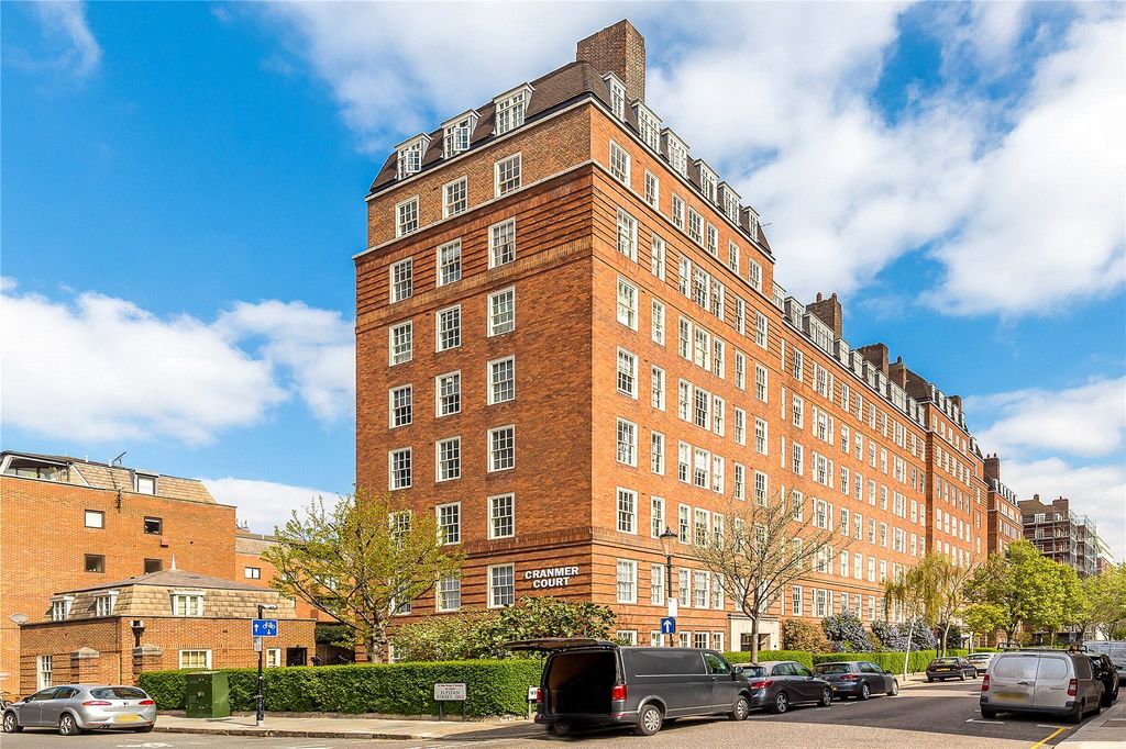 Property photo 2 of 15 Cranmer Court