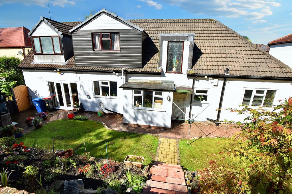 Property photo 3 of 33